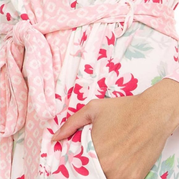 NEW Pink Floral Pretty Soft Comfort Fit Flora Nikrooz Ladies' Robe - Picture 3 of 4